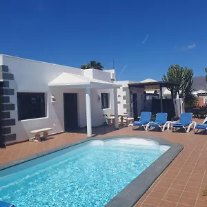 Utopia, 4 Bedrooms Close To Old Town, Heated Pool With Complete Privacy Playa Blanca (Lanzarote)